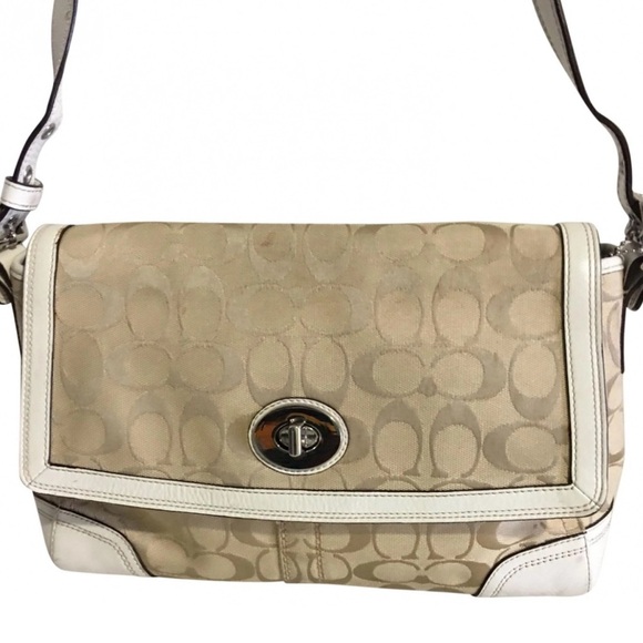Coach vintage CC signature print canvas crossbody Tan and White Women's Bag - Picture 3 of 9
